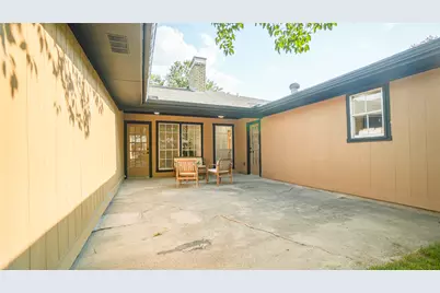 1917 Middle Glen Drive, Carrollton, TX 75007 - Photo 30