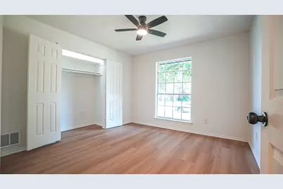 1917 Middle Glen Drive, Carrollton, TX 75007 - Photo 22