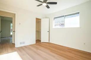 1917 Middle Glen Dr, Carrollton, TX 75007 - Photo 28
