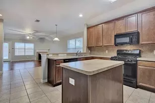 2017 Castle Creek Dr, Little Elm, TX 75068 - Photo 4