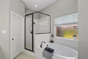 2821 Willow Ridge Cir, Granbury, TX 76049 - Photo 22