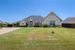 2821 Willow Ridge Cir, Granbury, TX 76049 - Photo 2