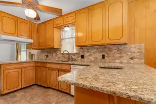 401 S Beverly St, Crowley, TX 76036 - Photo 16