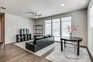 906 W Cannon St, Fort Worth, TX 76104 - Photo 1