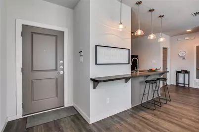 906 W Cannon Street #200, Fort Worth, TX 76104 - Photo 2