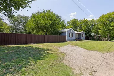 209 N Avenue B, Springtown, TX 76082 - Photo 26