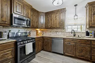 209 N Ave B, Springtown, TX 76082 - Photo 10