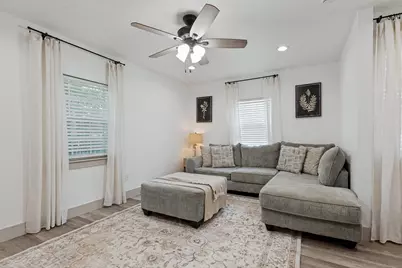 209 N Avenue B, Springtown, TX 76082 - Photo 6