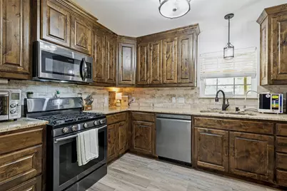 209 N Avenue B, Springtown, TX 76082 - Photo 10