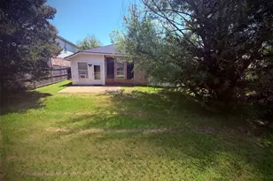 3203 Blue Jay Dr, Corinth, TX 76210 - Photo 2