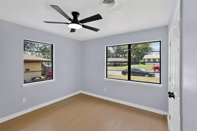 5473 Wayside Avenue, Fort Worth, TX 76134 - Photo 10