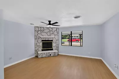 5473 Wayside Avenue, Fort Worth, TX 76134 - Photo 4