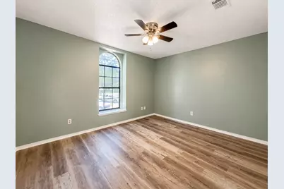 4432 Hulen Circle W, Fort Worth, TX 76133 - Photo 10