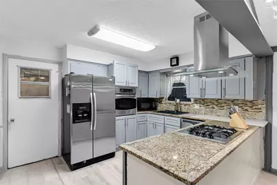 800 Patricia Street, Irving, TX 75060 - Photo 4