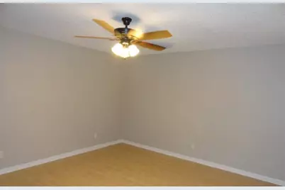 2717 Meadowstone Court, Carrollton, TX 75006 - Photo 10