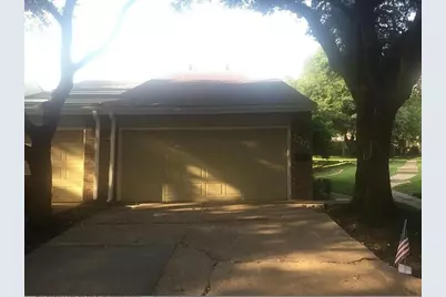 2717 Meadowstone Court, Carrollton, TX 75006 - Photo 4
