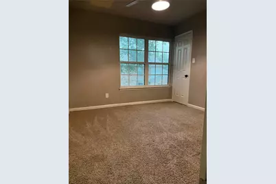 300 Cimarron Way, Irving, TX 75063 - Photo 10