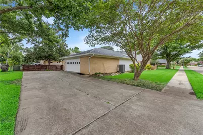 13826 Wooded Creek Court, Farmers Branch, TX 75244 - Photo 34