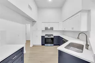 13826 Wooded Creek Ct, Farmers Branch, TX 75244 - Photo 16