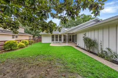 13826 Wooded Creek Court, Farmers Branch, TX 75244 - Photo 32