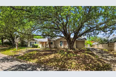 2641 Woodmont Circle, Waco, TX 76710 - Photo 4