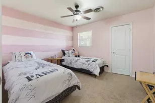 702 Preston St, Bowie, TX 76230 - Photo 10