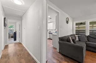 809 Phillips St, Cleburne, TX 76033 - Photo 6