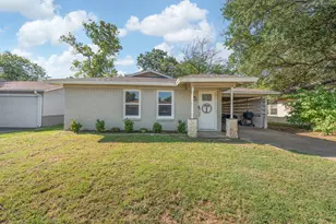 809 Phillips St, Cleburne, TX 76033 - Photo 1