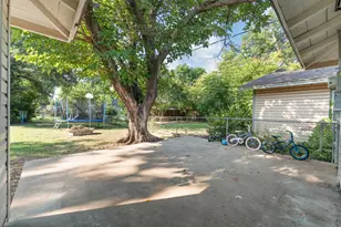 809 Phillips St, Cleburne, TX 76033 - Photo 4