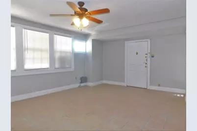 1611 N Locust Street, Denton, TX 76201 - Photo 4