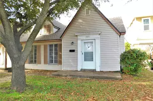 1611 N Locust St, Denton, TX 76201 - Photo 2