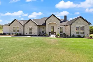 1028 Gatlin Cir, Springtown, TX 76082 - Photo 1