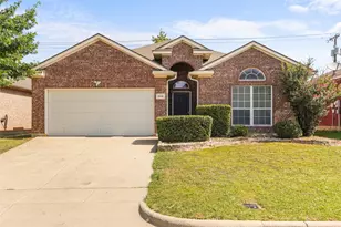556 Caravan Dr, Fort Worth, TX 76131 - Photo 2