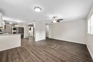 2717 Townsend Dr, Fort Worth, TX 76110 - Photo 10