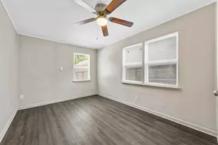 2717 Townsend Dr, Fort Worth, TX 76110 - Photo 22
