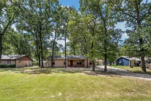 217 Pierce Dr, Mabank, TX 75156 - Photo 2