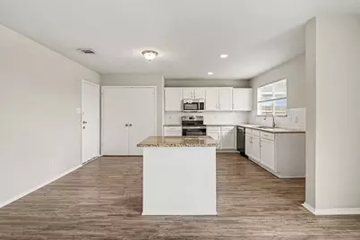 1733 Vineridge Lane, Burleson, TX 76028 - Photo 10