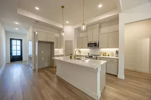 903 S Ayers Ave, Fort Worth, TX 76103 - Photo 4