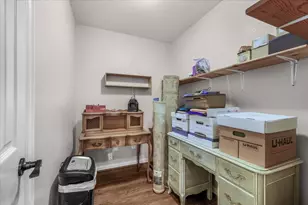 1013 Teresa Ct, Granbury, TX 76048 - Photo 14