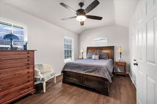 1013 Teresa Ct, Granbury, TX 76048 - Photo 4