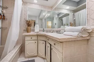 5051 Les Chateaux Dr, Dallas, TX 75235 - Photo 10