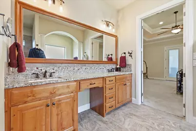 1616 Malibu Bay Court, Granbury, TX 76048 - Photo 20