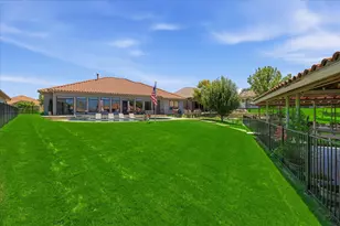 1616 Malibu Bay Ct, Granbury, TX 76048 - Photo 32