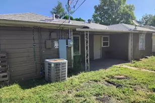 813 Choctaw Trce, Grand Prairie, TX 75051 - Photo 12