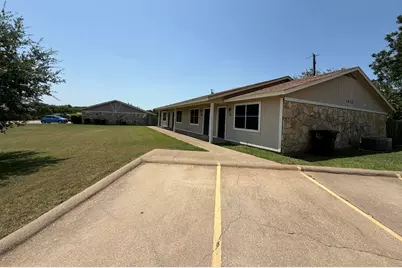 1410 Courtney Place, Cleburne, TX 76033 - Photo 4