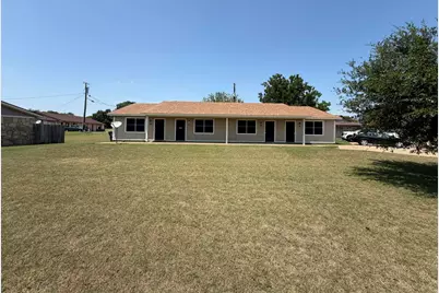 1410 Courtney Place, Cleburne, TX 76033 - Photo 2