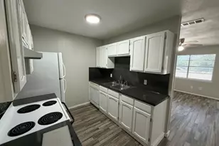 1410 Courtney Pl, Cleburne, TX 76033 - Photo 8