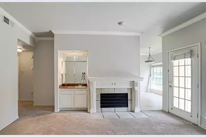 3550 Country Square Drive #409, Carrollton, TX 75006 - Photo 4