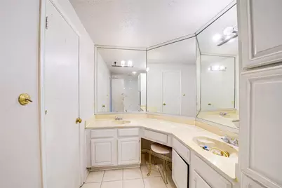 3550 Country Square Drive #409, Carrollton, TX 75006 - Photo 12