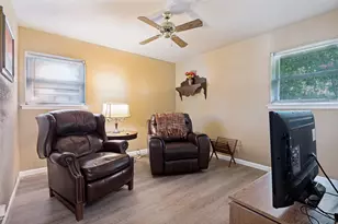 511 Simmons Dr, Euless, TX 76040 - Photo 6